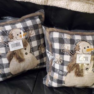 Set of 2 New Christmas Pillows with Faux Fur - White and Black Buffalo Plaid - S